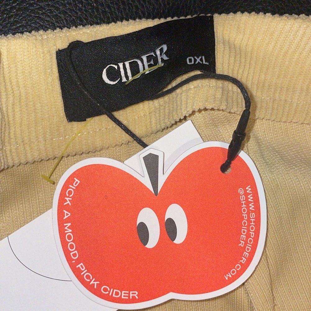 •CIDER•NWT YELLOW HIGH WAISTED SPLIT FRONT CURVY PLUS CORDUROY SKORT SIZE 0XL - Picture 12 of 13